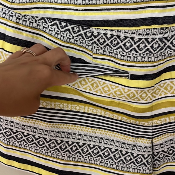 Ann Taylor Loft The Riviera Short Size 2 - Picture 3 of 6